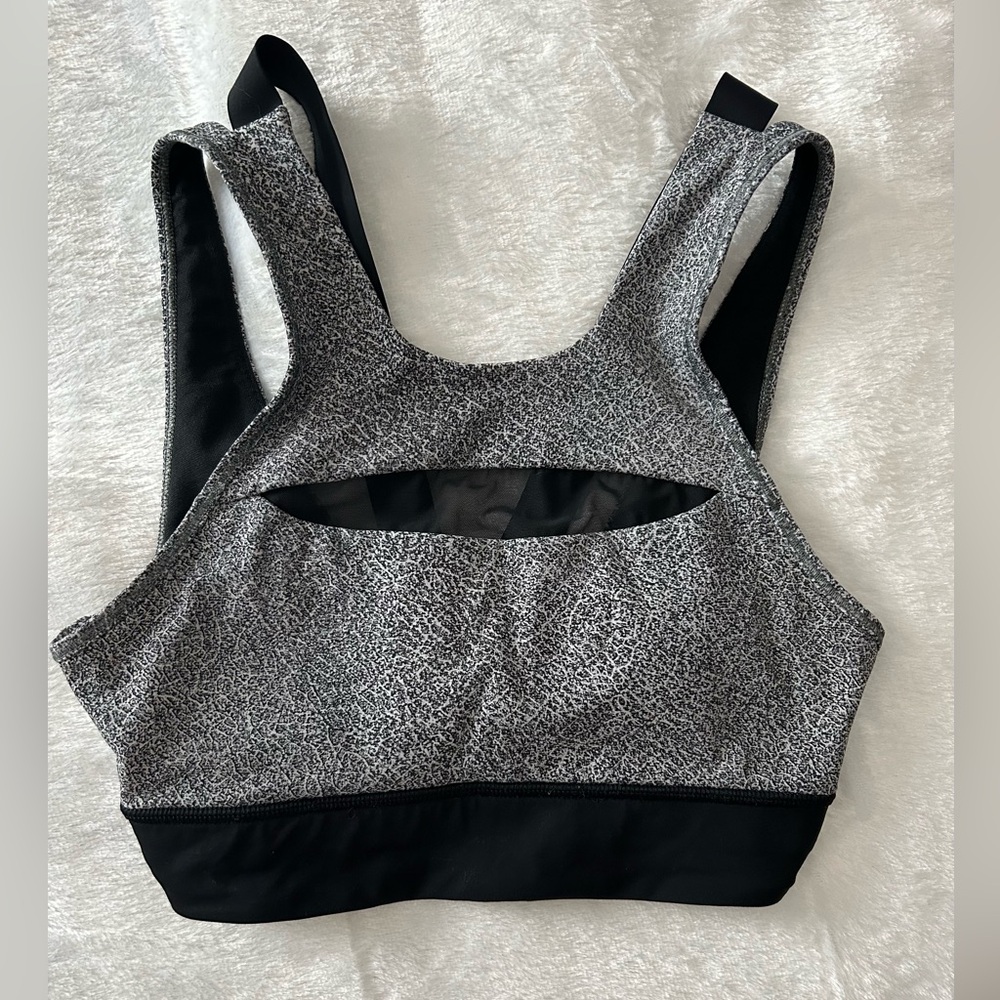 Lululemon Sports Bra Size 4